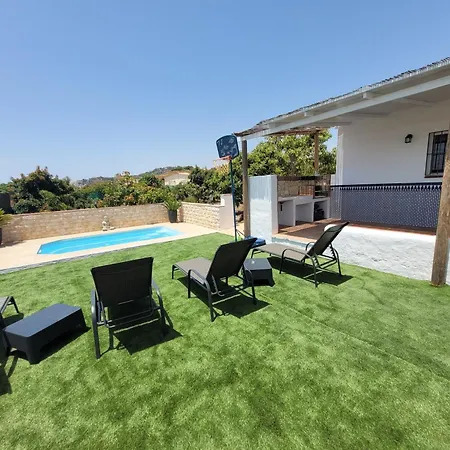 Con Piscina Y Barbacoa En 4 Personas 네르하